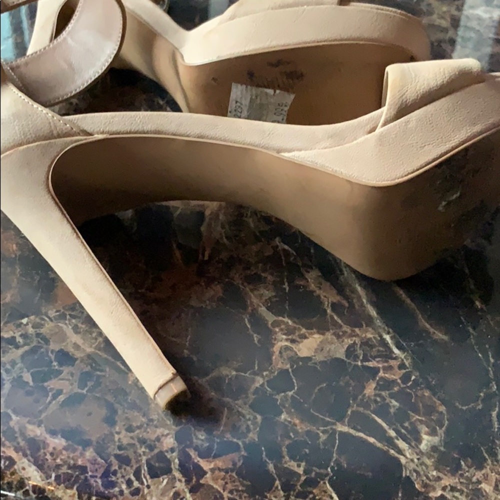 Heels - Picture 7 of 8